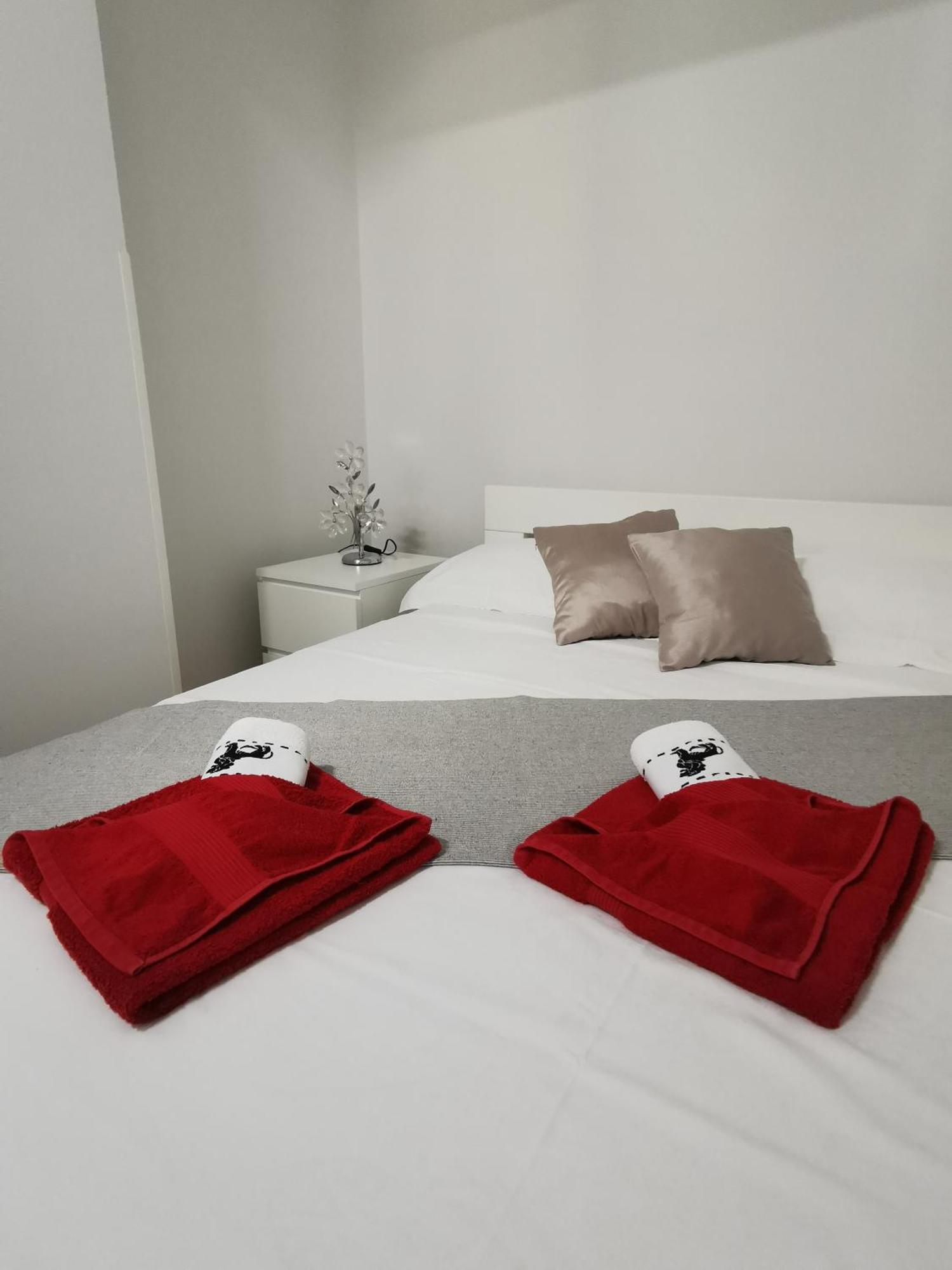 Apartment Katy พูลา ภายนอก รูปภาพ