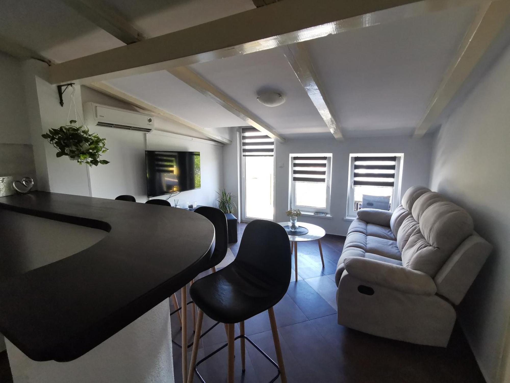 Apartment Katy พูลา ภายนอก รูปภาพ