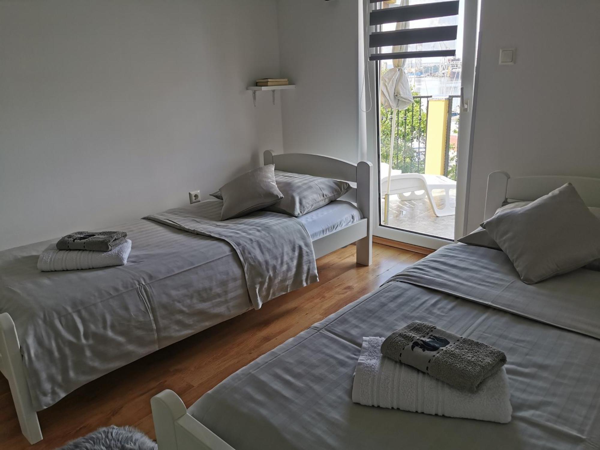 Apartment Katy พูลา ภายนอก รูปภาพ